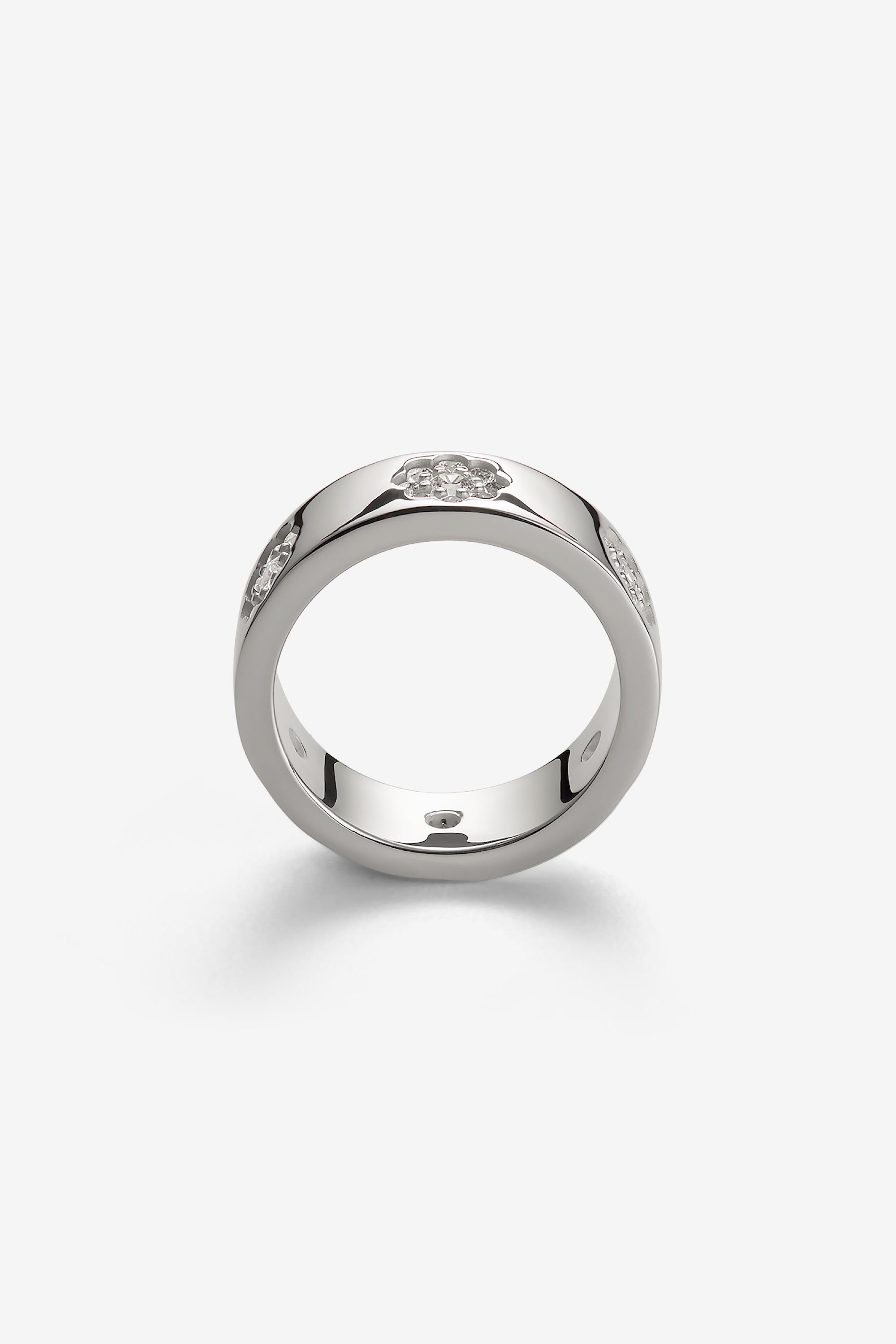 White Daisy Band Ring