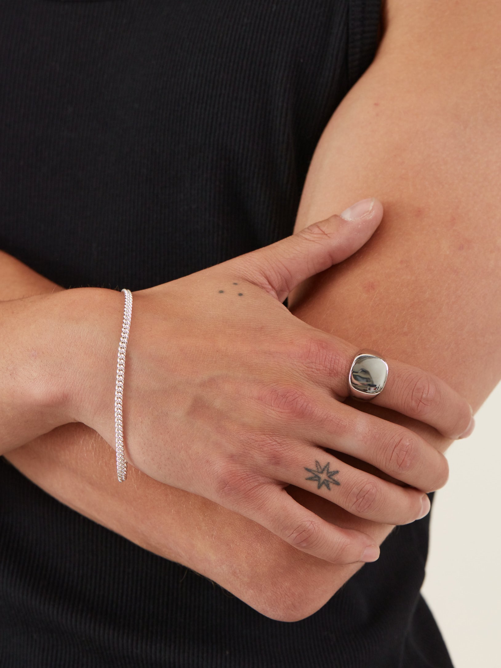 Silver Round Curb Bracelet M