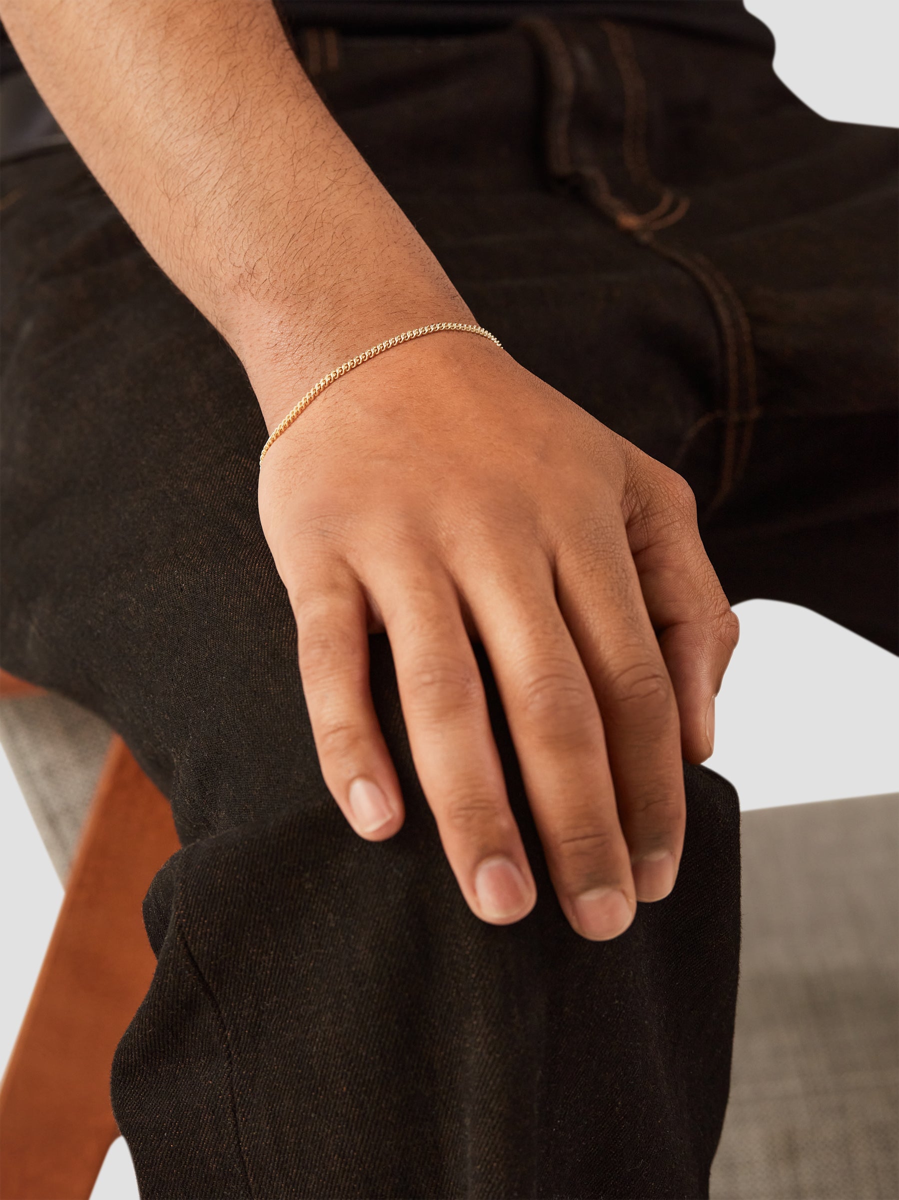 Gold Round Curb Bracelet S