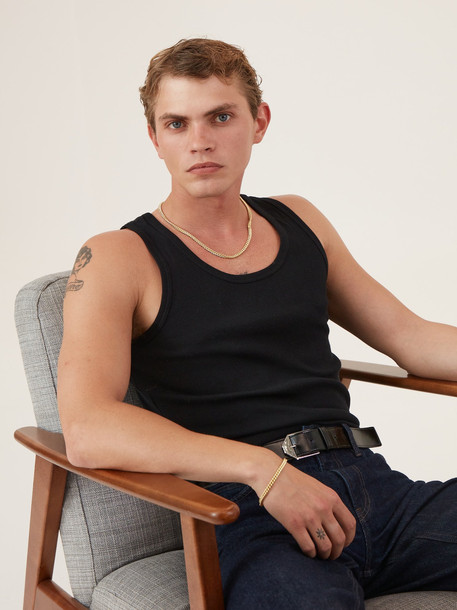 Gold Round Curb Bracelet L