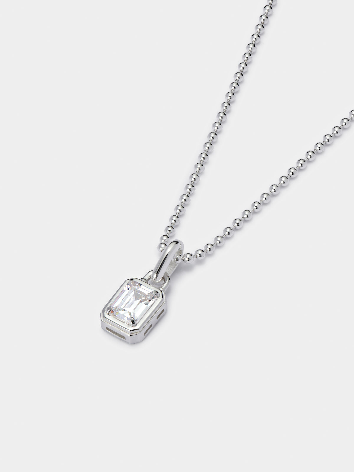 AW23 White Mini Solitaire Pendant